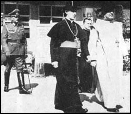 LArchevque Catholique Stepinac et le Nonce Papal Marcone avec le Gnral Nazi